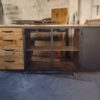 Baiut de herrería y madera estilo industrial a medida fabricado en Bariloche.