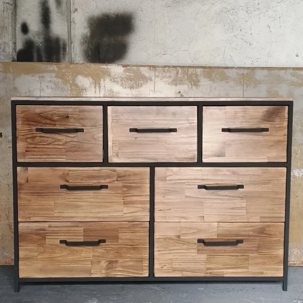 Cajonera de herrería y madera estilo industrial fabricada a medida en Bariloche.