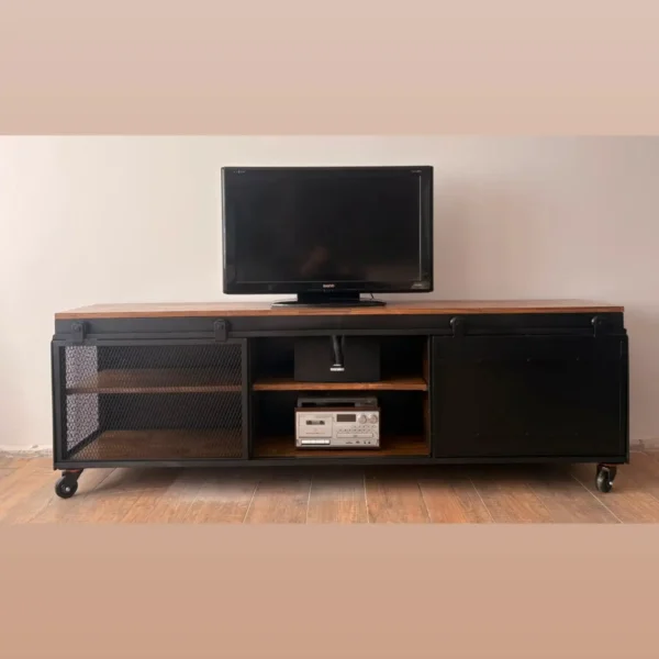 Rack de TV industrial de herrería y madera a medida fabricado en Bariloche.