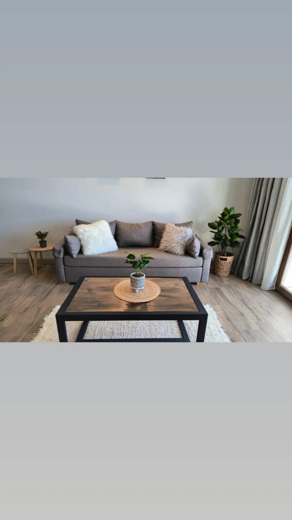 Mesa ratona de hierro y madera estilo industrial en Bariloche