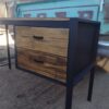 Escritorio para computadora estilo industrial de herrería y madera a medida en Bariloche.