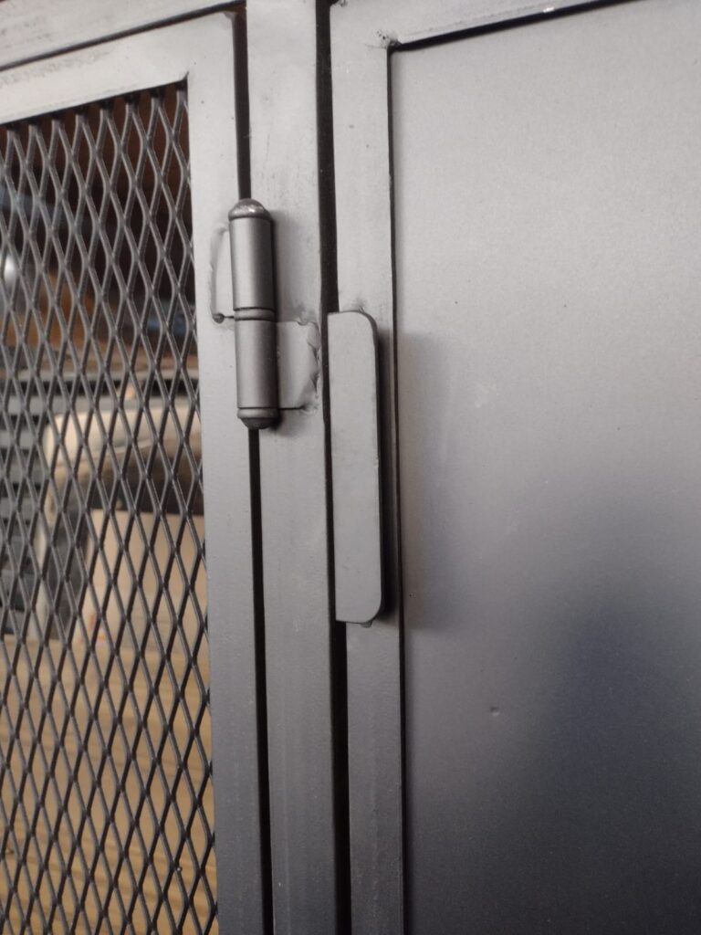 chifonier industrial, cajonera de herrería, mueble guardado hierro y madera, chifonier con puertas, mueble industrial dormitorio, organizador de hierro, cajonera a medida