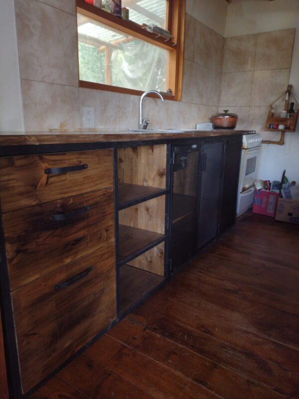 bajo-mesada-hierro-madera-bariloche-y-la-zona.jpg Mueble bajo mesada de herrería y madera a medida para cocina