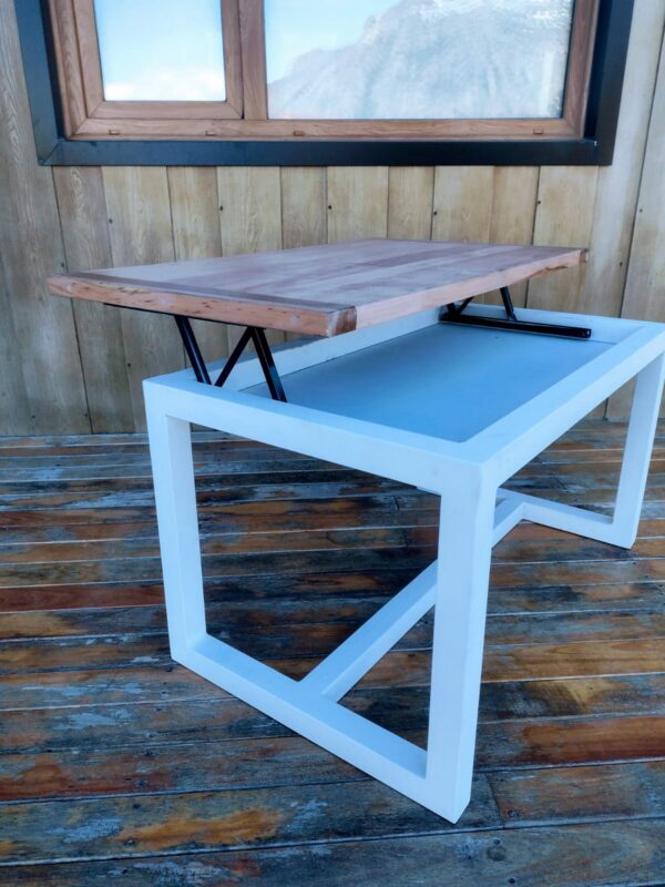 Escritorio para computadora estilo industrial de herrería y madera a medida en Bariloche.